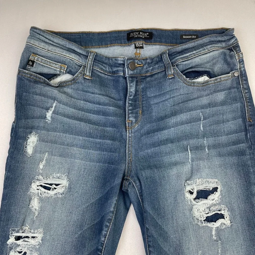 Judy Blue Jeans Womens Size 15/32 (32x27) Skinny Fit Patched Rip Stretch Raw Hem